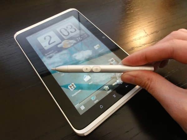 Hands-on with the HTC Flyer's (nifty) stylus