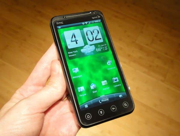 Eyes-on with glasses-free HTC Evo 3D smartphone