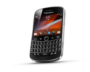 Touchscreen BlackBerry Bold 9900 goes back to basics