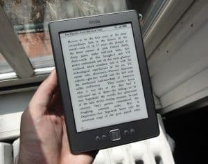 Hands-on with the new $75 Kindle: small, light, easy to read, and cheap