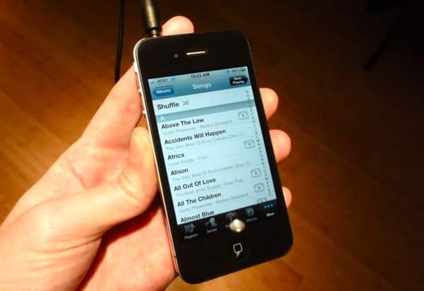 Bad battery life while shuffling music with iTunes Match? (reader mail)