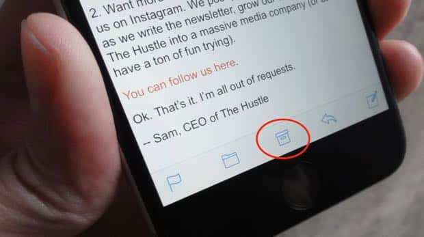 iPhone Mail archive button