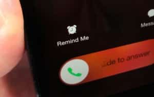 iPhone voice call remind me button