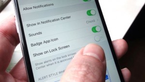 locked iPhone - Turn off lock-screen alerts for Messages