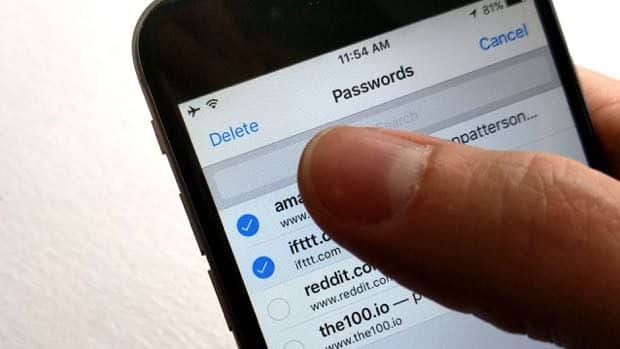 How to delete a saved web password on iPhone or iPad