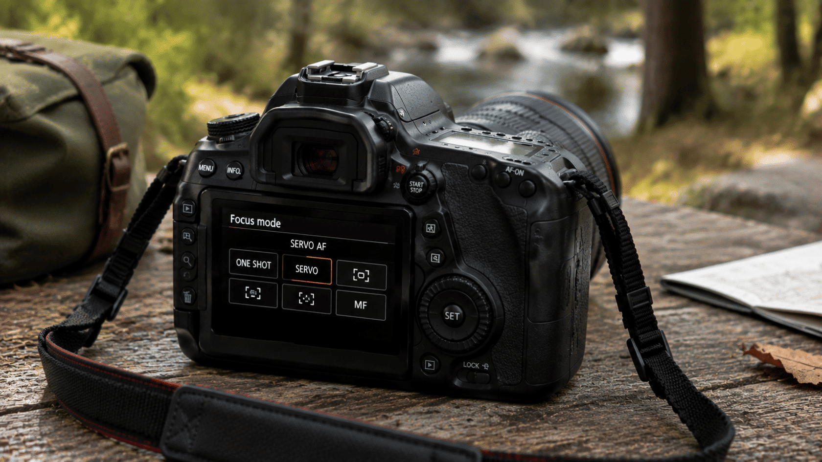 Camera settings screen showing focus mode controls for subject focus